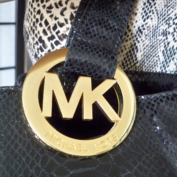 MICHAEL KORS Black Snakeskin Leather Shoulder Bag - Picture 4 of 5